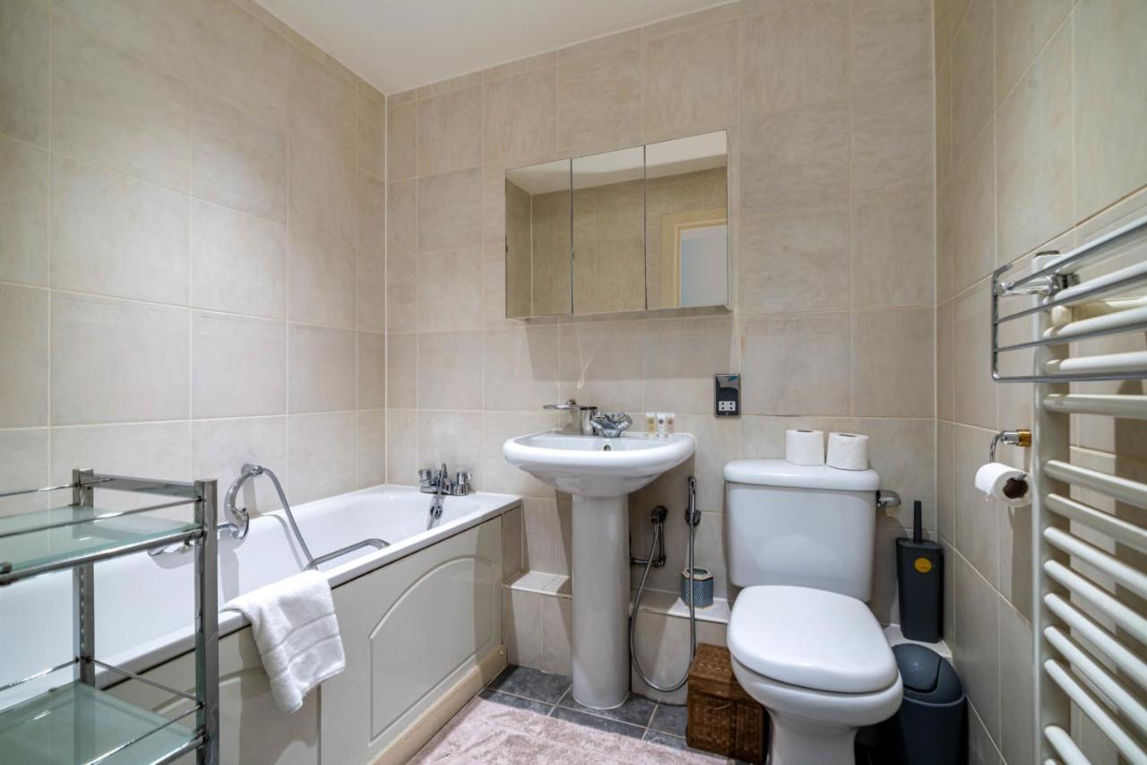 Guestready Superb Overlooking River Thames Appartement *